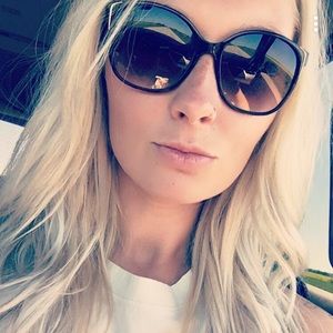 Meet your Posher, Danica